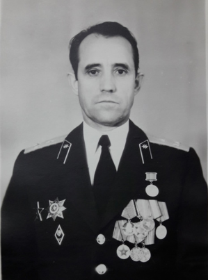ЛАЗУТИН Виктор Алексеевич