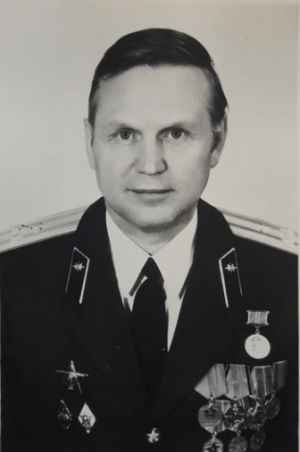 МОЖАЕВ Валентин Николаевич