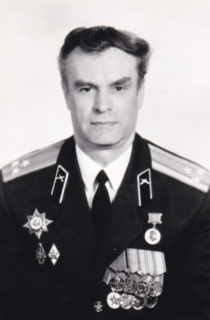 СУСЛОВ Лев Петрович